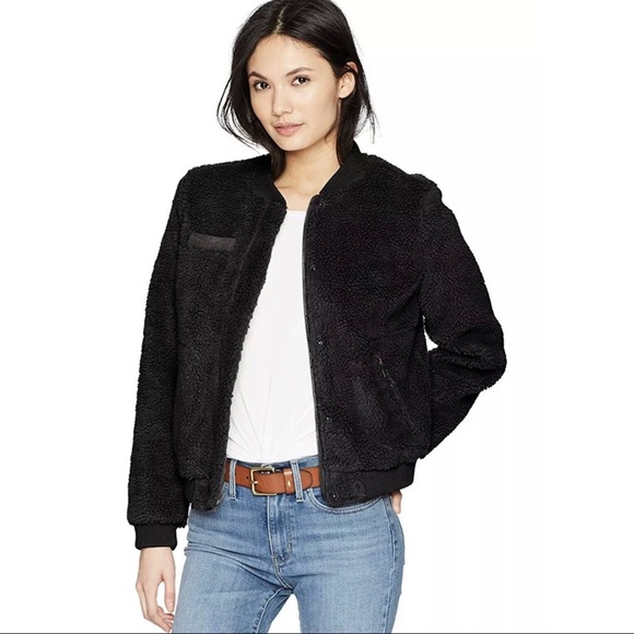 Levi's Jackets & Blazers - Levi’s Sherpa/ teddy Bober Jacket Black size Small